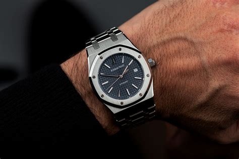 Audemars Piguet Royal Oak 15300ST .